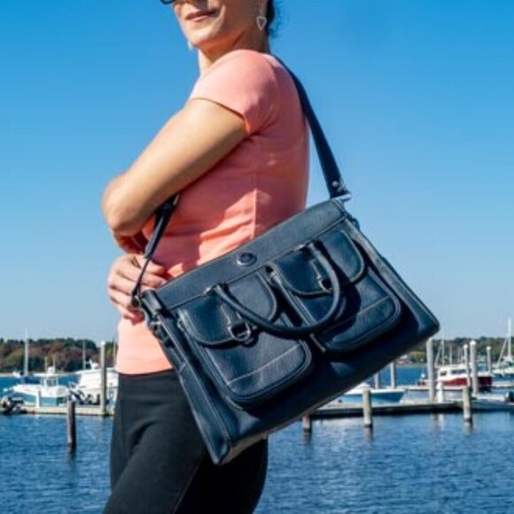 New, D&B Double Pocket 2 Way Tote & Accessories